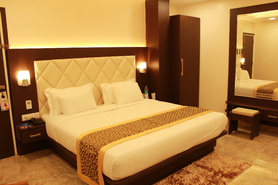 Pal Paradise Deluxe Rooms.jpg